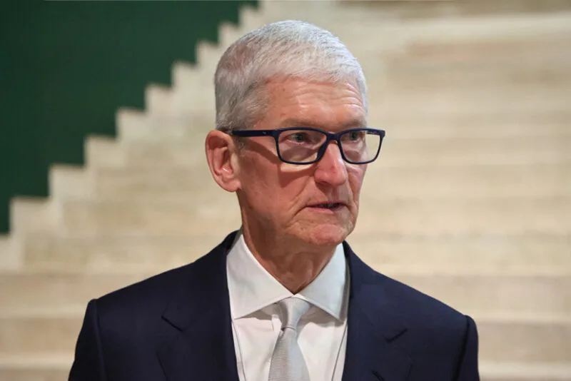 Τιμ Κουκ: Αποχώρηση από CEO της Apple, διάδοχος ο Τζον Τέρνους