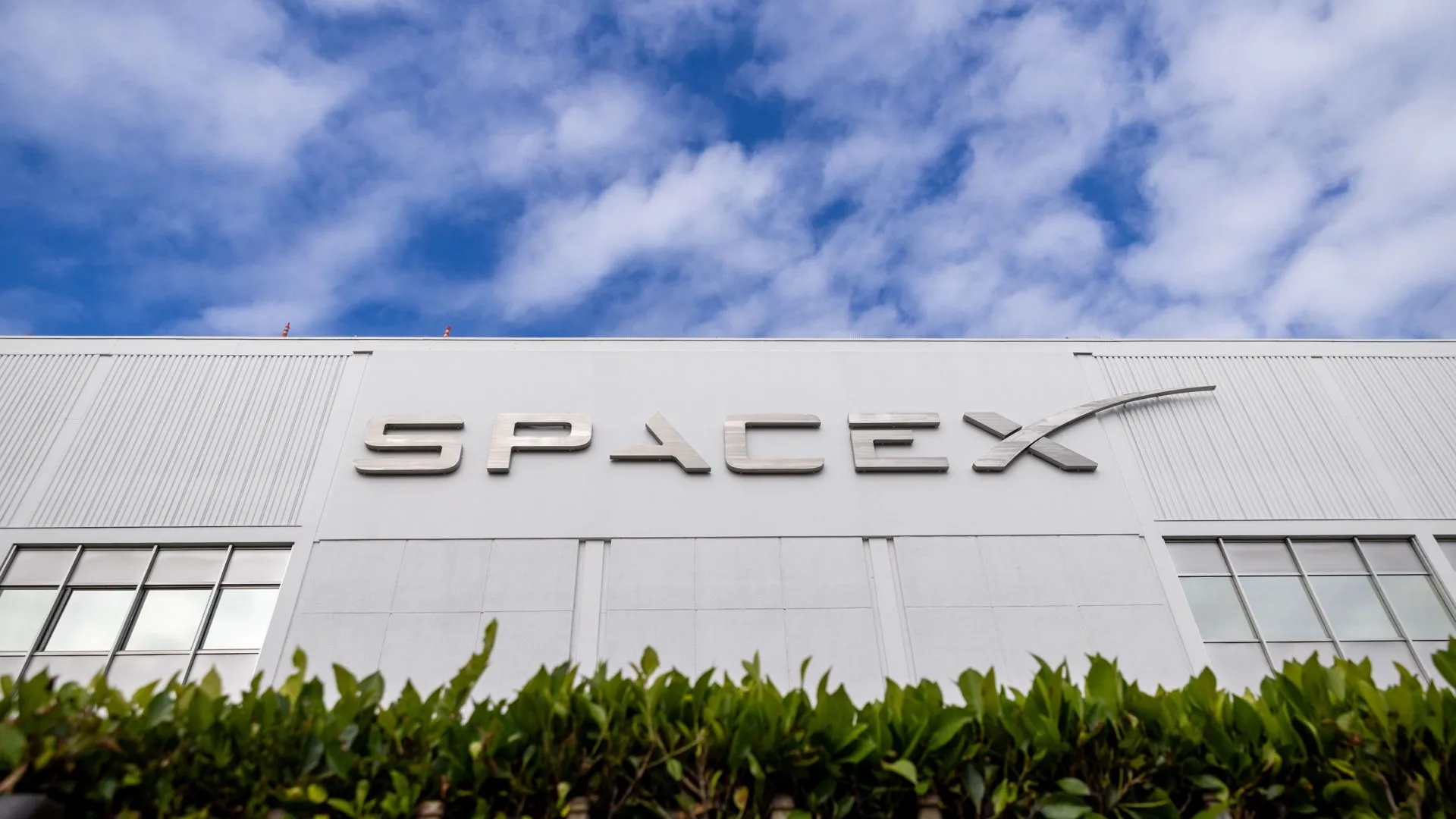 SpaceX: Ολοκληρώνει την εξαγορά της Anysphere (Cursor) έναντι 60 δισ. δολαρίων.